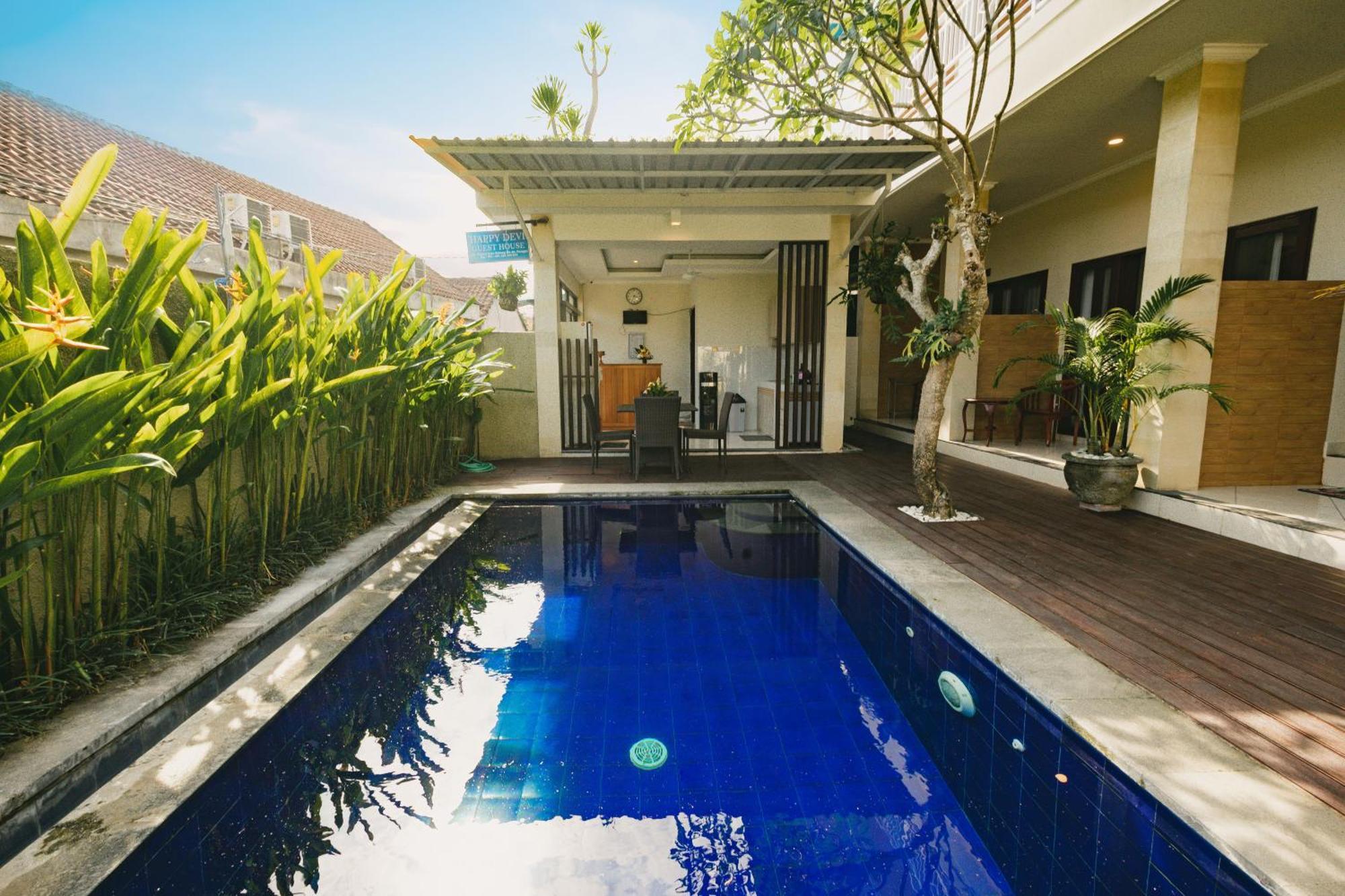 Happy Devi Guesthouse Canggu Esterno foto