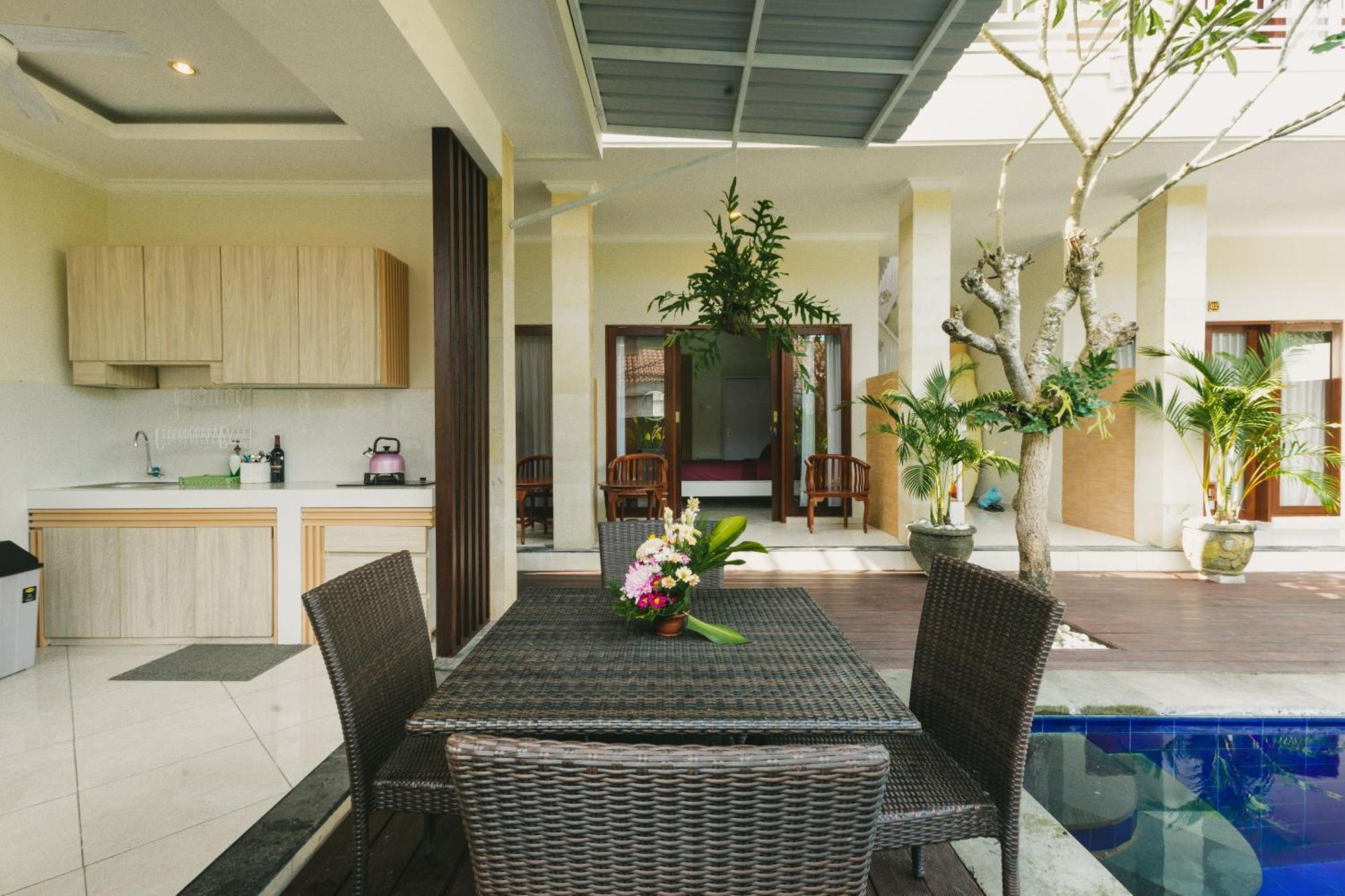 Happy Devi Guesthouse Canggu Esterno foto