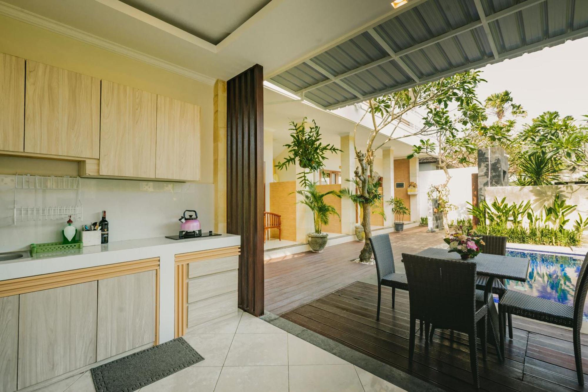 Happy Devi Guesthouse Canggu Esterno foto