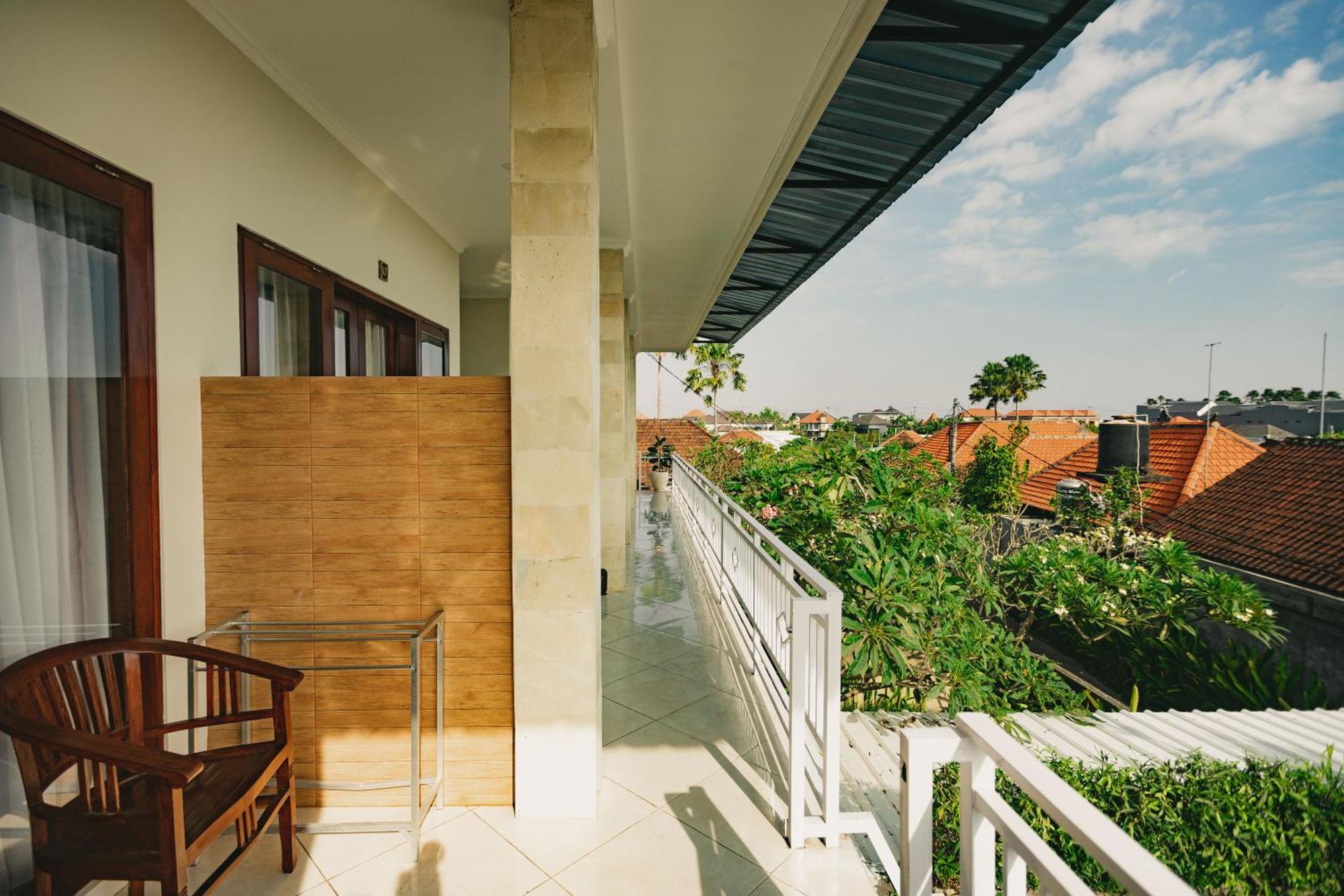 Happy Devi Guesthouse Canggu Esterno foto