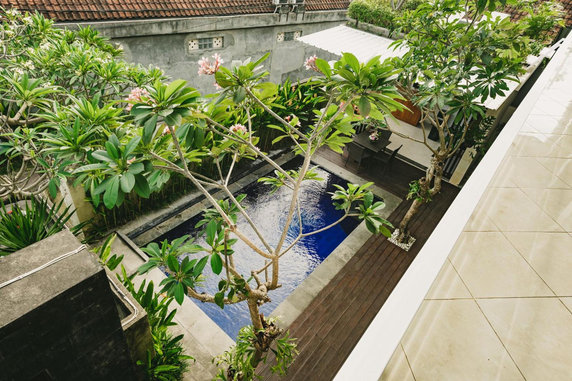 Happy Devi Guesthouse Canggu Esterno foto