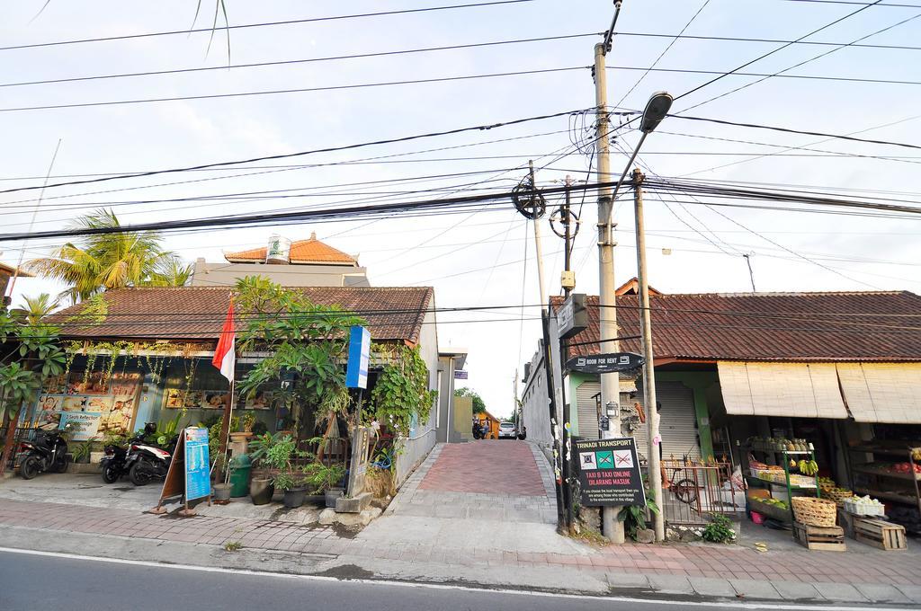 Happy Devi Guesthouse Canggu Esterno foto